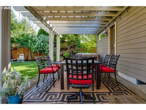 3351 Cape Hatteras Drive Eugene OR 97408