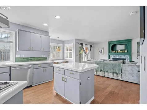 1742 NE Blue Heron Drive Portland OR 97211