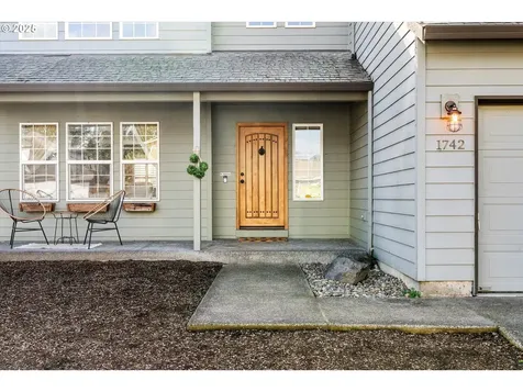 1742 NE Blue Heron Drive Portland OR 97211