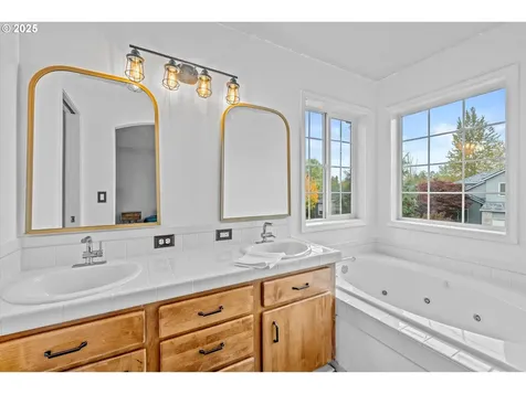 1742 NE Blue Heron Drive Portland OR 97211