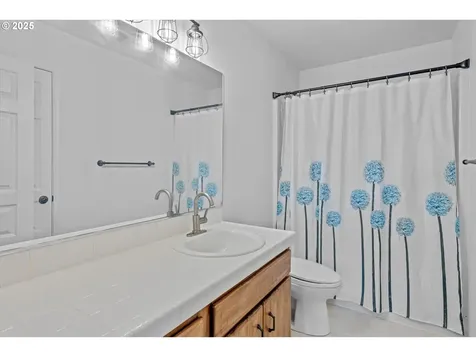 1742 NE Blue Heron Drive Portland OR 97211