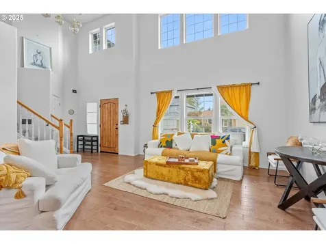 1742 NE Blue Heron Drive Portland OR 97211