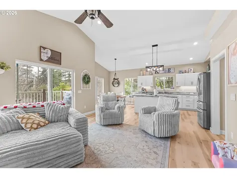 1118 S 11th Street Coos Bay OR 97420