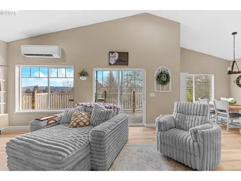 1118 S 11th Street Coos Bay OR 97420