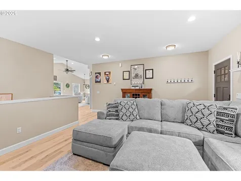 1118 S 11th Street Coos Bay OR 97420