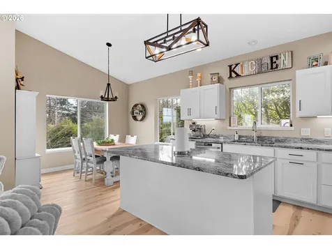 1118 S 11th Street Coos Bay OR 97420