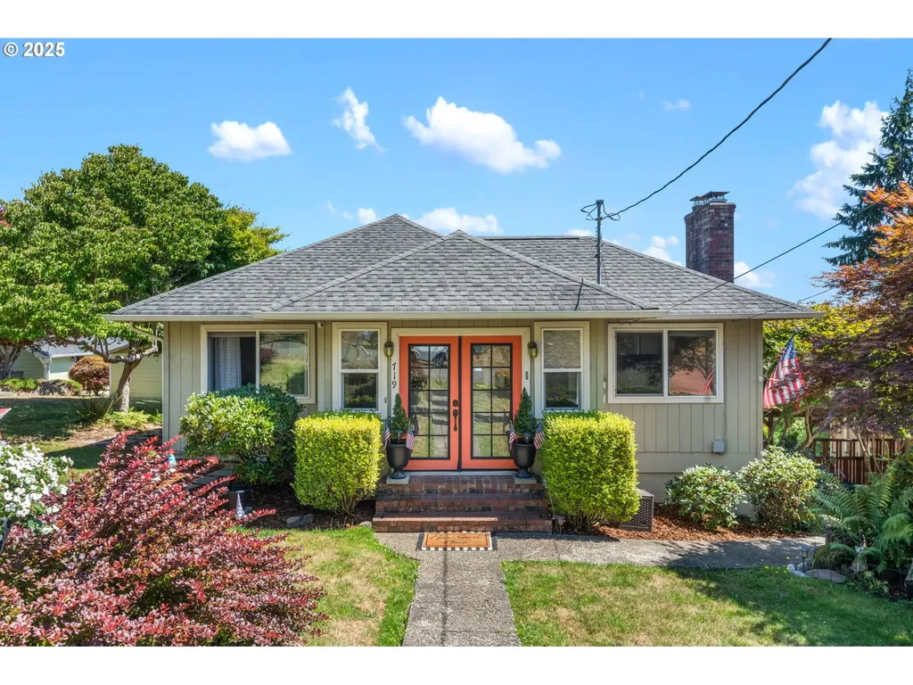 719 Peters Street Raymond WA 98577