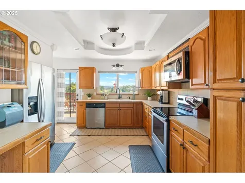 719 Peters Street Raymond WA 98577