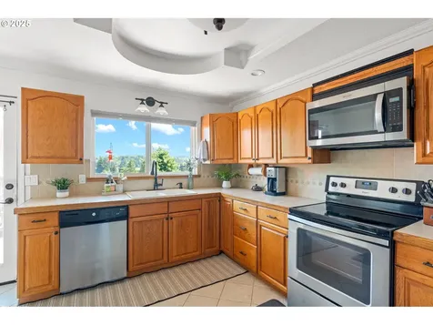 719 Peters Street Raymond WA 98577