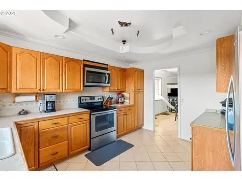 719 Peters Street Raymond WA 98577