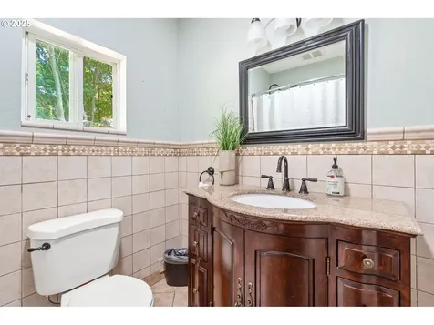 719 Peters Street Raymond WA 98577