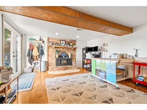 719 Peters Street Raymond WA 98577