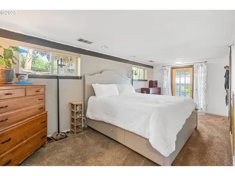 719 Peters Street Raymond WA 98577