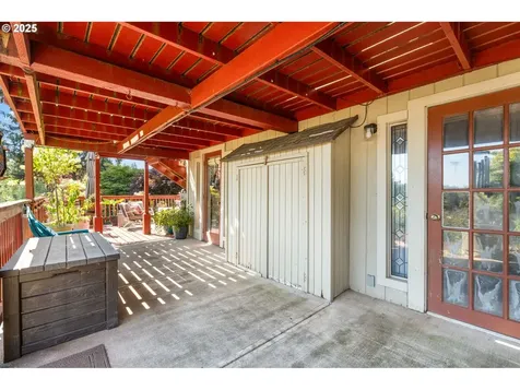 719 Peters Street Raymond WA 98577