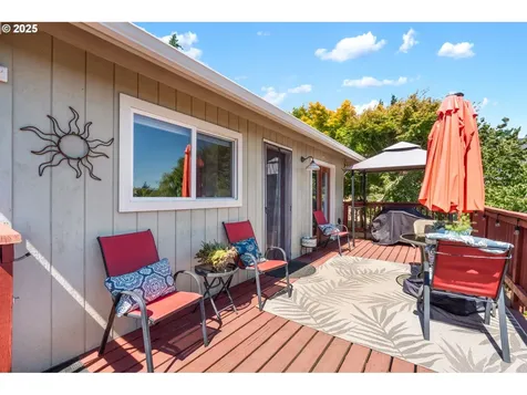 719 Peters Street Raymond WA 98577