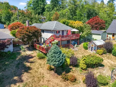 719 Peters Street Raymond WA 98577