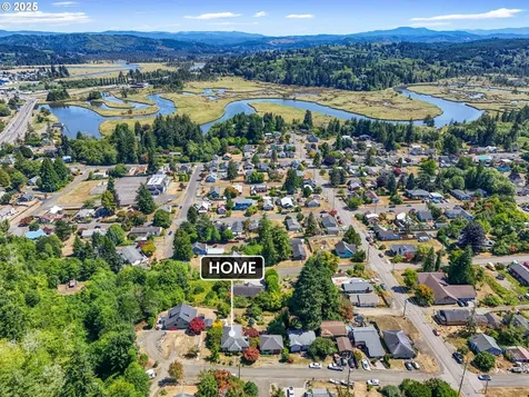 719 Peters Street Raymond WA 98577