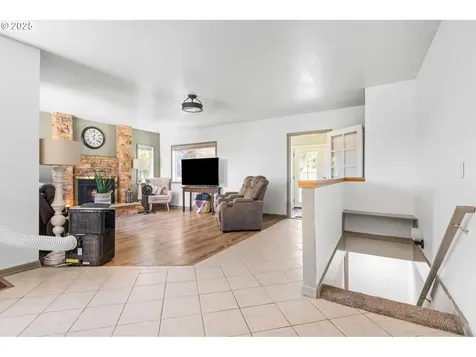 719 Peters Street Raymond WA 98577