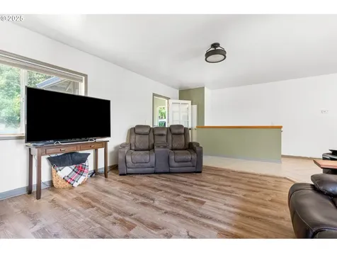 719 Peters Street Raymond WA 98577