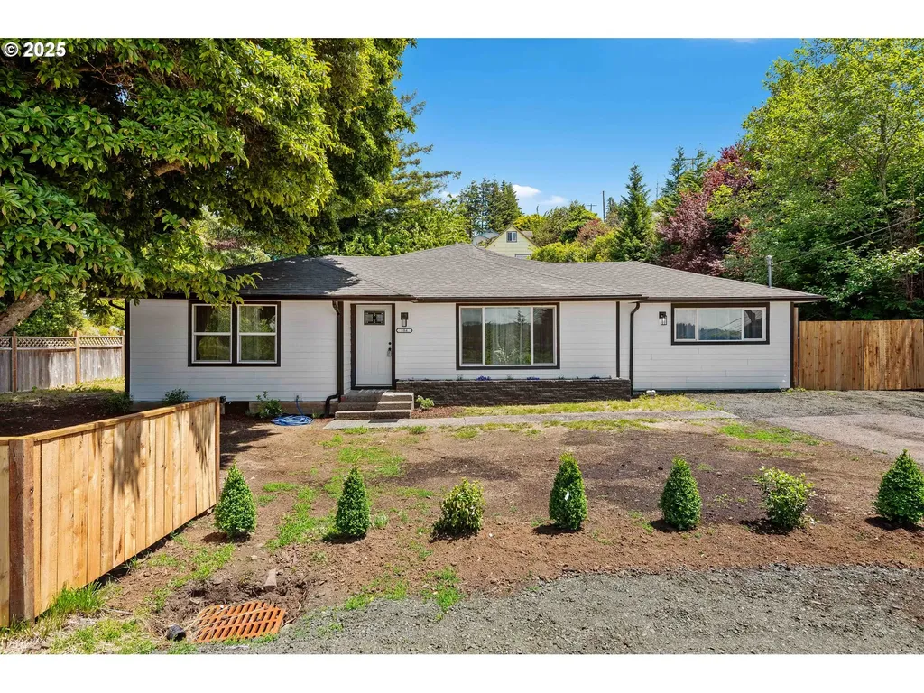 586 11th Avenue Coos Bay OR 97420