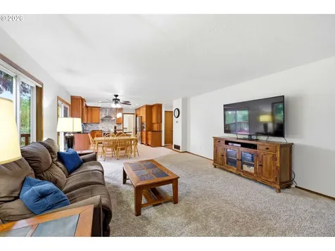 611 SE Lovrien Place Gresham OR 97080