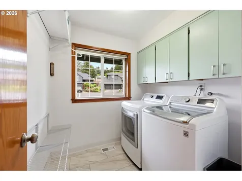 611 SE Lovrien Place Gresham OR 97080