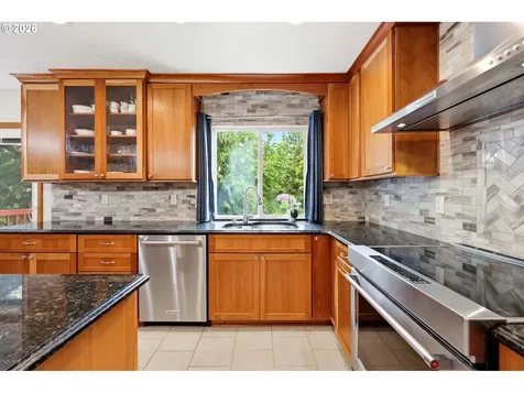 611 SE Lovrien Place Gresham OR 97080