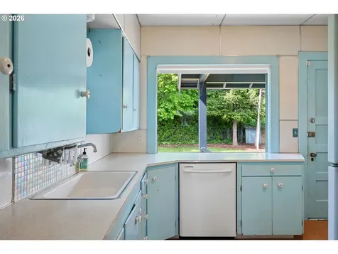 2105 SE Ochoco Street Portland OR 97222