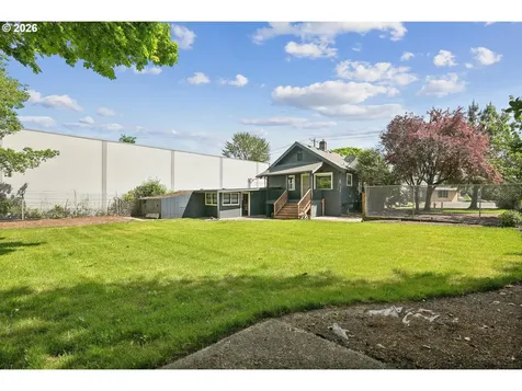 2105 SE Ochoco Street Portland OR 97222