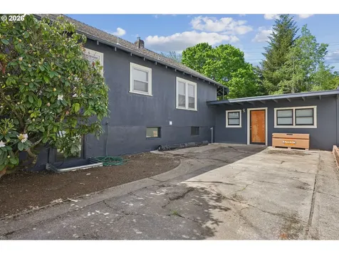 2105 SE Ochoco Street Portland OR 97222