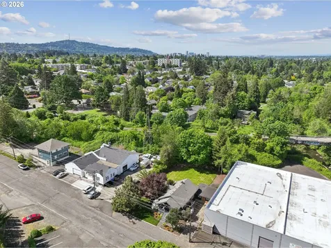 2105 SE Ochoco Street Portland OR 97222