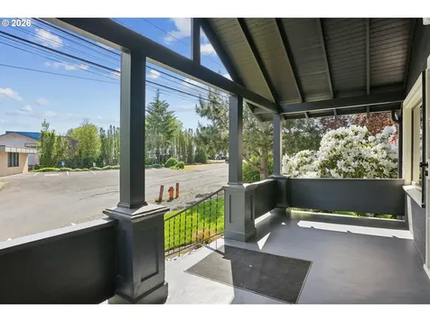 2105 SE Ochoco Street Portland OR 97222