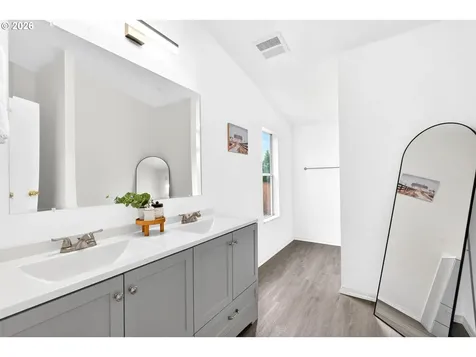 110 S Harrison Street Newberg OR 97132