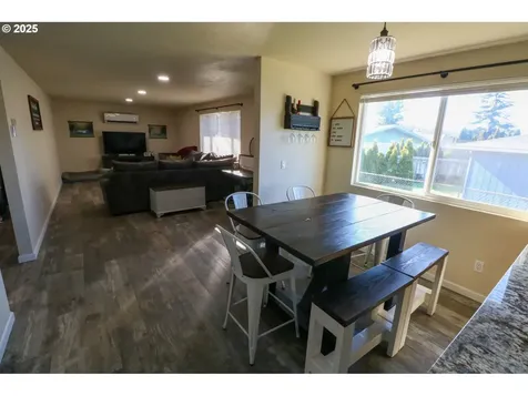 1808 Sunset Court Myrtle Point OR 97458