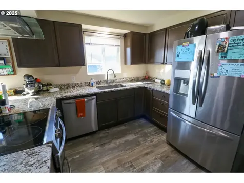 1808 Sunset Court Myrtle Point OR 97458