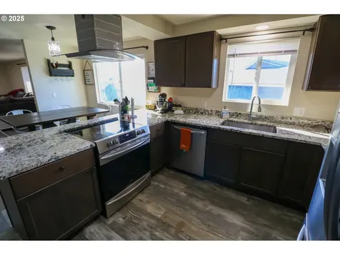 1808 Sunset Court Myrtle Point OR 97458