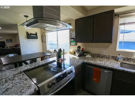 1808 Sunset Court Myrtle Point OR 97458