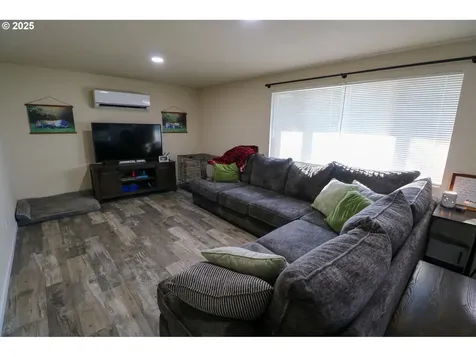 1808 Sunset Court Myrtle Point OR 97458