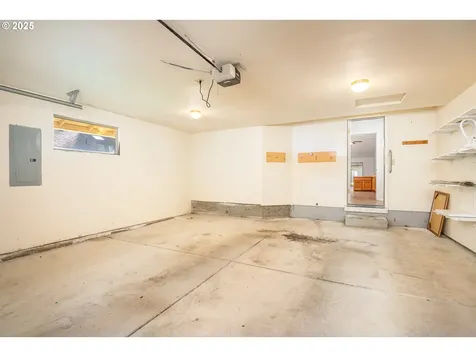 957 E Benjamin Avenue Cottage Grove OR 97424