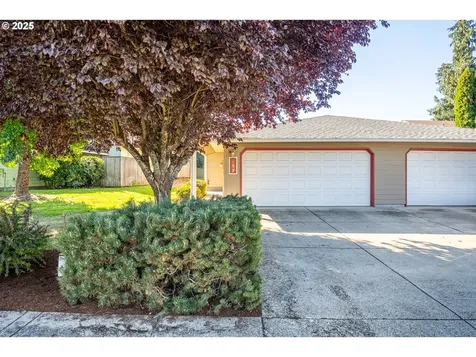 957 E Benjamin Avenue Cottage Grove OR 97424