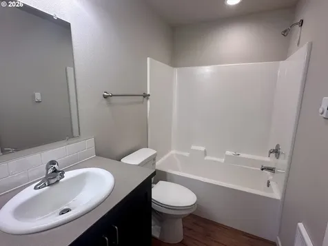 279 Lacasa Street Eugene OR 97402