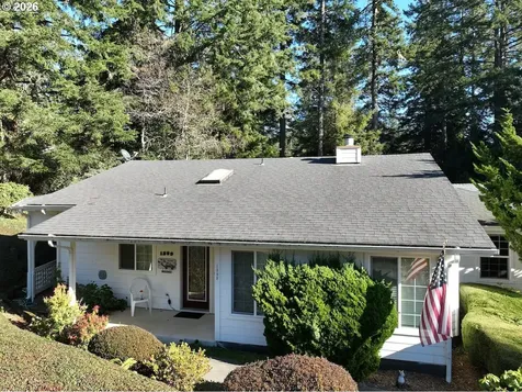 1389 Glenwood Drive Brookings OR 97415