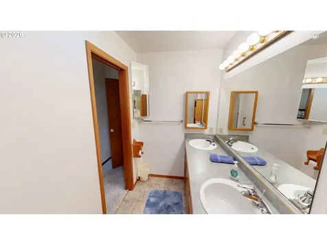 1389 Glenwood Drive Brookings OR 97415