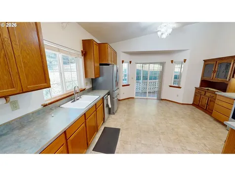 1389 Glenwood Drive Brookings OR 97415