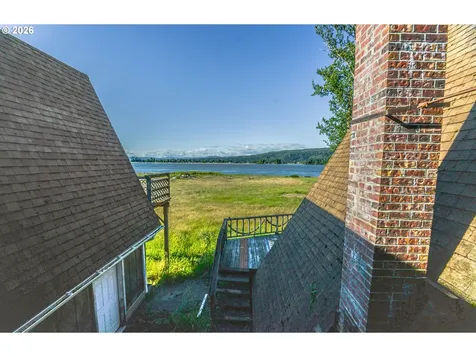 10005 River Front Road Clatskanie OR 97016