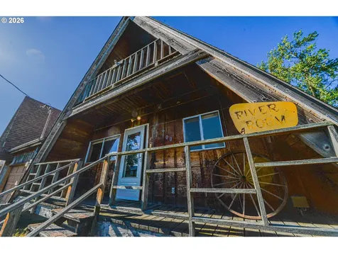 10005 River Front Road Clatskanie OR 97016
