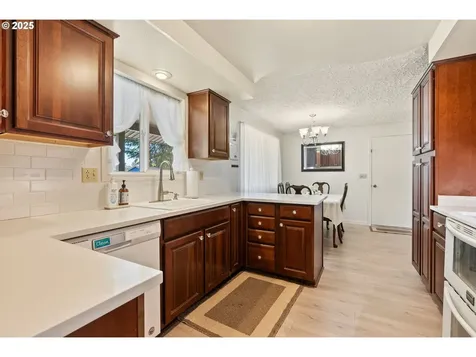 8701 NE 57th Street Vancouver WA 98662