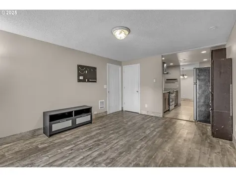 270 NW 181st Avenue Beaverton OR 97006