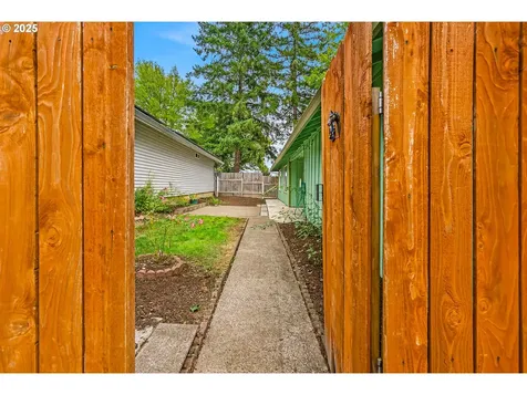 270 NW 181st Avenue Beaverton OR 97006