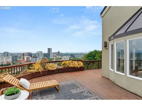 1558 SW Upper Hall Street Portland OR 97201